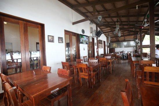 Doublegem Sunset Bar & Restaurant